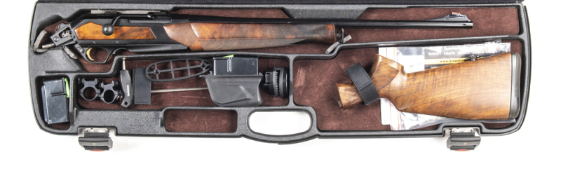 FN BROWNING MARAL STRAIGHT PULL C/F SPORTING RIFLE: 30-06 Cal; 4 shot mag; 22" fluted barrel; fine bore; standard sights & barrel address; receiver fitted with scope mounts; sharp profiles; with a full blacked finish to barrel, matte black to receiver, ma