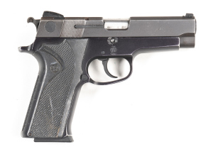 SMITH & WESSON MODEL 910 S/A PISTOL: 9MM; 14 shot mag; 102mm (4") barrel; vg bore; standard sights, Trademark, address & Model markings; steel slide with a flat black finish; black finish to alloy frame; retaining 90% finish with rub marks to slide; vg S&