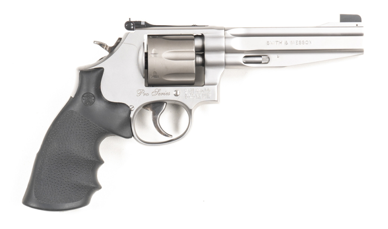 SMITH & WESSON MODEL 986 PRO-SERIES C/F STAINLESS STEEL C/F REVOLVER: 9MM; 7 shot fluted cylinder; 130mm (5½") barrel; fine bore; standard sights; S&W & Cal markings to barrel; Trademark to lhs of frame & PRO SERIES, MADE IN USA & address to rhs; sharp pr