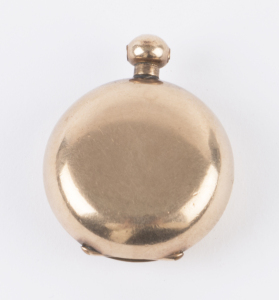 An antique English 9ct gold sovereign case, circa 1900, (missing suspension ring and catch button), 4cm high, 21 grams total