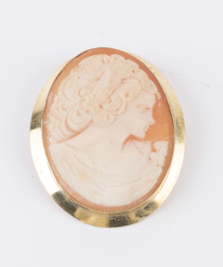 A cameo brooch in yellow gold mount, 19th/20th century, ​4cm high
