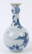 A Chinese blue and white porcelain transitional period bottle vase, Qing Dynasty, 18th century, ​24cm high - 7