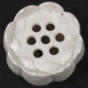 A Chinese blanc de chine porcelain lotus float bowl with flower aide, Qing Dynasty, 18th/19th century, ​12cm high, 23cm wide - 10