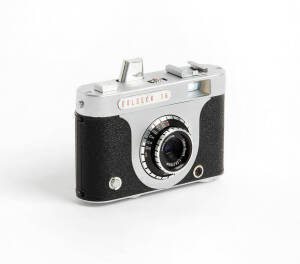 GOLDAMMER (Germany): Goldeck 16, 1959, subminiature camera [#811170] for 10x14mm exposures on 16mm film; with Color-Ennit f2.8 20mm lens.