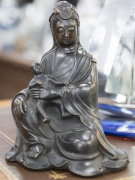 A Chinese bronze Guanying and child Buddhist statue, 19th/20th century, ​21cm high - 10