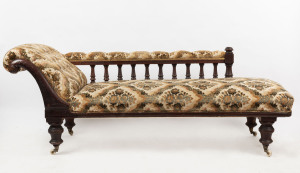 An Australian chaise longue, cedar with cut velvet upholstery, late 19th century, 74cm high, 200cm wide, 62cm deep