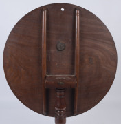 A rare Colonial cedar tilt-top supper table with baluster and ring turned pedestal terminating in three outswept sabre legs, ​Sydney origin, circa 1820, 76cm high, 92cm diameter - 3