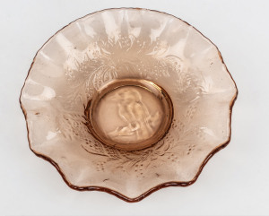 Depression glass "KOOKABURRA" bowl by Crown Crystal, circa 1925, 14cm across