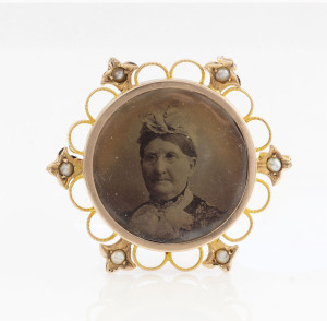 WILLIS & SONS (attributed) antique double sided photo locket brooch, 9ct gold and seed pearl, Melbourne, Victorian origin, late 19th century, 4cm wide