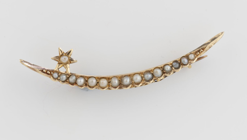 SIMONSEN of Melbourne (attributed), antique crescent shaped bar brooch, 15ct yellow gold set with graduated seed pearls, circa 1900, 4.5cm wide, 2.4 grams