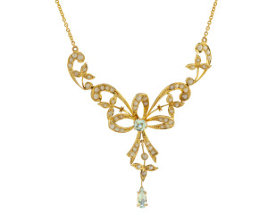 WILLIS & SONS impressive 15ct yellow gold necklace adorned with aquamarines and seed pearls, circa 1910, stamped "15.W" with pictorial mark, clasp also stamped "15", ​45cm long, 9.7 grams