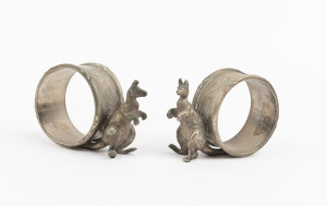 A pair of silver plated napkin rings adorned with kangaroos, early 20th century, 4.5cm high