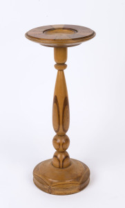 "Souvenir New Zealand Woods" turned smoker's stand, 20th century, 51cm high, 21cm diameter