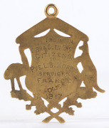 15ct gold fob (5.7gms) made by William Drummond of Melbourne, engraved verso "FROM YARRA GLEN DIST. CITIZENS to PVE. L.B. MORRIS : SERVICES FRANCE 1917". - 2