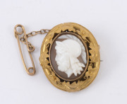 A Colonial cameo brooch set in high carat yellow gold mount adorned with leaves, most likely Melbourne, mid to late 19th century, ​2.7cm high - 2