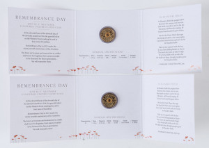 Coins - Australia: Two Dollars: 2015 RAM Remembrance Day $2 Colour Printed 'C' Mintmark (2), in original presentation folders, Unc.