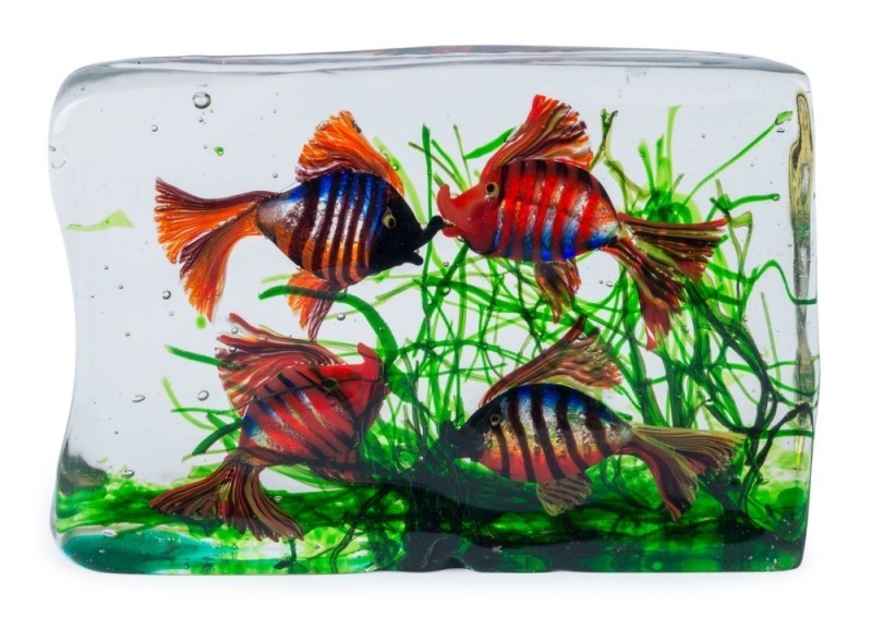 CENEDESE Murano Aquarium glass fish block by ALFREDO BARBINI, circa 1960, an impressive piece with four fish, 21cm high, 31cm wide, 7cm deep