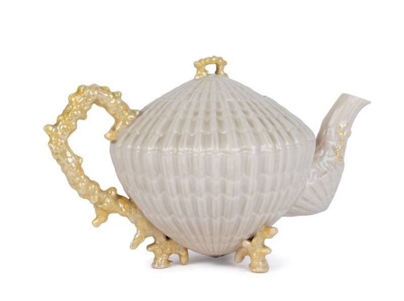 BELLEEK Irish porcelain teapot, 20th century, third black factory stamp, 14cm high, 23cm wide