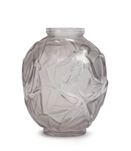Gueron French art deco frosted glass vase, circa 1930, engraved "Gueron, Made In France", 23cm high