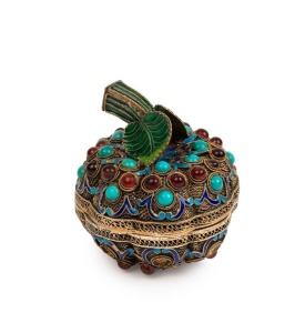 A Chinese filigree silver box cloisonne highlights and cabochon stones, 19th/20th century, 6cm high, 6cm wide