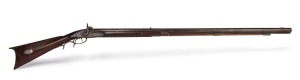 KENTUCKY antique percussion cap long gun with octagonal barrel, stamped "PENNSYLVANIA RIFLE WORKS", early to mid 19th century, together with a powder horn, (2 items), 138cm long