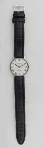BULOVA "LONGCHAMP" gents manual wrist watch with Roman numerals, ​4 x 3.5cm
