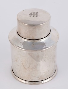 An English sterling silver cylindrical tea caddy by Williams of Birmingham Ltd., circa 1909, 9.5cm high, 7cm diameter, 72 grams