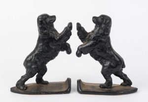 A pair of Vintage cast iron dog bookends, early to mid 20th century, ​16cm high