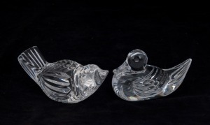 WATERFORD two Irish crystal bird statues, 20th century, acid etched factory marks, 12cm and 10cm long