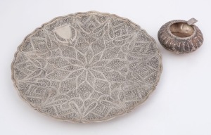A Middle Eastern silver platter and ashtray, 20th century, the platter 25cm diameter, 375 grams total