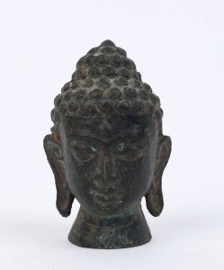 An antique bronze Buddha bust, 18th/19th century, 10cm high