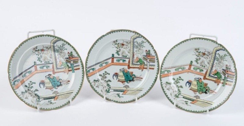 MASON IRONSTONE set of three English ceramic plates with Chinese decoration, circa 1840, black factory mark to base, ​18cm diameter