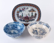 MASONS IRONSTONE "Penang" patterned platter, circa 1850; a Masons fruit bowl, 20th century and a Ralph Stevenson & Son fruit bowl, circa 1825, (3 items), ​the platter 38cm wide