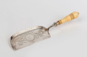 An antique English silver plated crumb tray with finely carved ivory handle, 19th century, ​32cm long