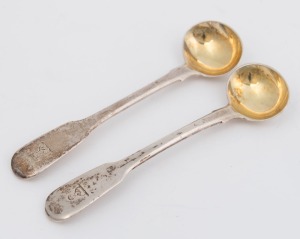A pair of Georgian sterling silver mustard spoons with original gilt wash finish, by Willam Eley, William Fearn & William Chawner of London, circa 1810, 10cm long, 28 grams total