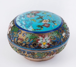 A Chinese cloisonne circular box, 20th century, 7cm high, 11cm diameter
