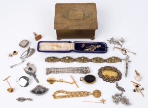 Assorted lot of jewellery including rose gold, silver and costume, 19th and 20th century (qty).