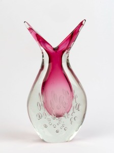 A Murano pink sommerso glass vase with bolle inclusions, 36.5cm high