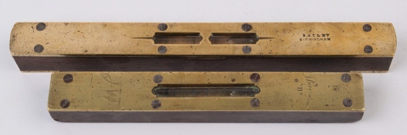 Two antique brass and rosewood spirit levels, 19th century, ​​​​​​​26cm and 21.5cm long