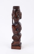 Maori tiki warrior statue, carved wood and paua shell, New Zealand origin, 20th century, ​​​​​​​30cm high - 2