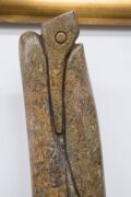 HENRY MUNYARADZI (Shona-Zimbabwe, 1931 - 98), Stork, 1987, brown Serpentine sculpture on timber base, incised "HENRY" to base, overall height 46cm. With Certificate of Authenticity. - 7