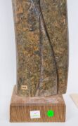 HENRY MUNYARADZI (Shona-Zimbabwe, 1931 - 98), Stork, 1987, brown Serpentine sculpture on timber base, incised "HENRY" to base, overall height 46cm. With Certificate of Authenticity. - 8