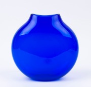 ALEX WYATT Australian blue art glass vase, signed "Alex Wyatt, Australia", ​​​​​​​23cm high