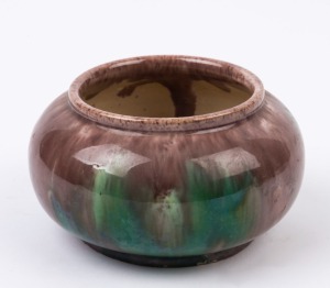 McHUGH two toned pottery vase, incised "H. McHugh, Tasmania", ​​​​​​​8cm high, 14cm diameter