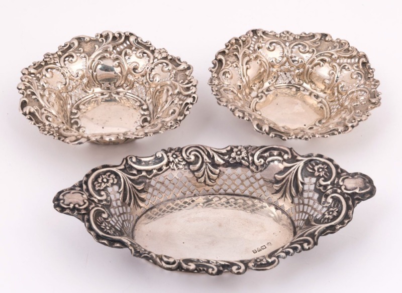 Three sterling silver pierced bon bon dishes, ​​​​​​​the largest 20cm wide, 208 grams total