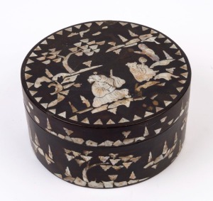 A Chinese circular box, lacquer and mother of pearl, 19th/20th century, 11cm high, 20cm diameter