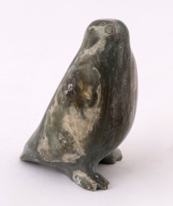 An Inuit carved greenstone bird statue, 20th century, ​​​​​​​11cm high