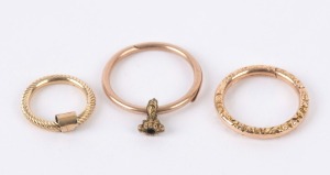 Three assorted antique yellow gold split rings, 19th century, ​​​​​​​the largest 2.5cm diameter, 10 grams total