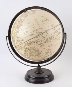Australian Geographic globe of the world, 21st century, ​​​​​​​45cm high
