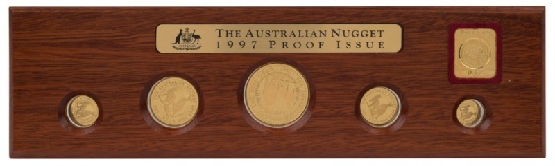 Coins - Australia: Gold: 1997 GOLD NUGGET SERIES: 1 oz ($100), 1/2oz ($50), 1/4 oz ($25), 1/10 oz ($15) and 1/20oz ($5) gold coins displayed in timber presentation case within leather sleeve (Ref. PN97 FS, #78); 1.90oz (59.10gr) of 999/1000 gold. (5 coins